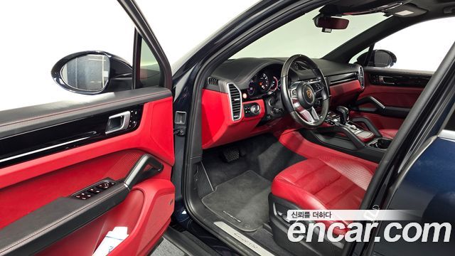 Porsche Cayenne 2021 — photo 10