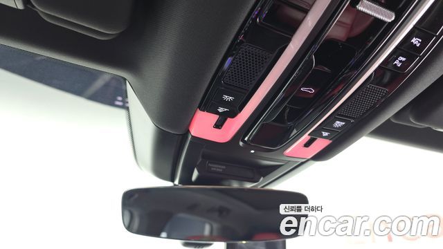 Porsche Cayenne 2021 — photo 19