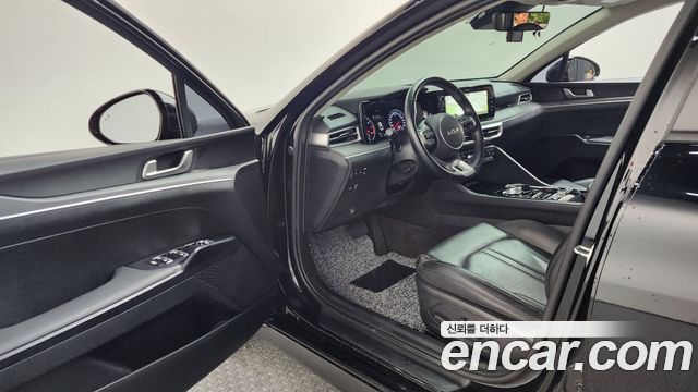 Kia K5 2023 — photo 13
