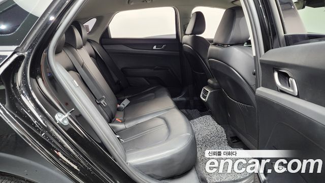 Kia K5 2023 — photo 17