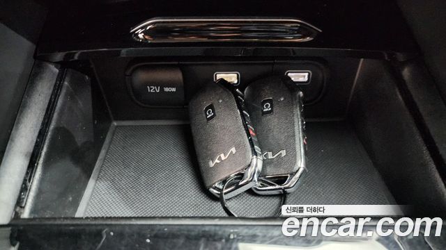 Kia K5 2023 — photo 28