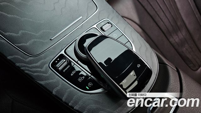 Mercedes-Benz CLS-Class 2019 — photo 23