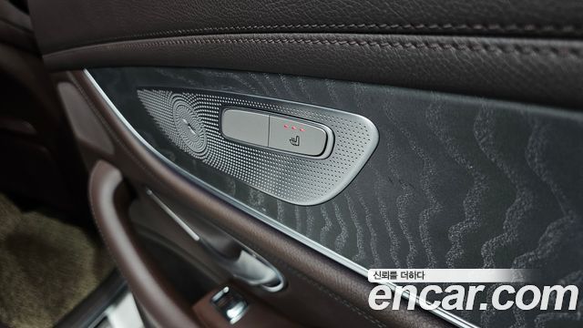 Mercedes-Benz CLS-Class 2019 — photo 25