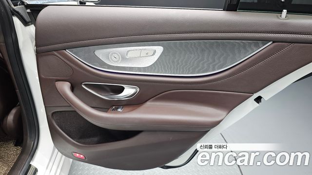 Mercedes-Benz CLS-Class 2019 — photo 15