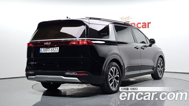 Kia Canival 2021 — photo 2