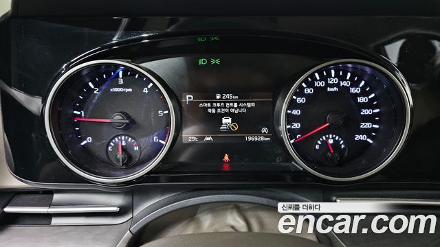 Kia Canival 2021 — photo 8