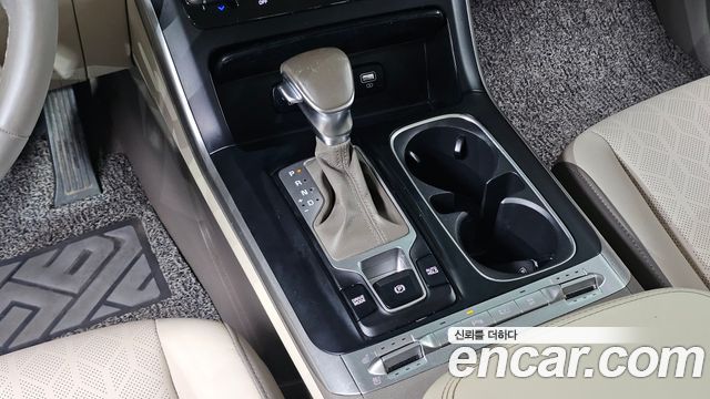 Kia Canival 2021 — photo 9