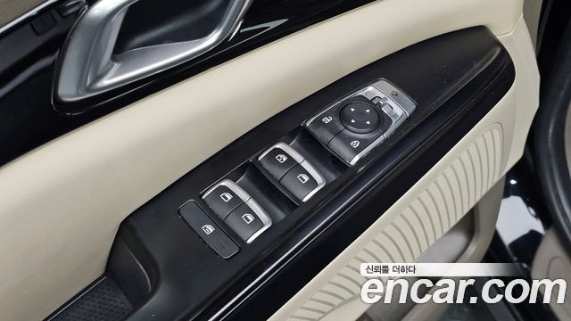 Kia Canival 2021 — photo 19
