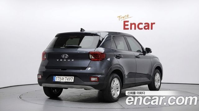 Hyundai Venue 2021 — photo 2