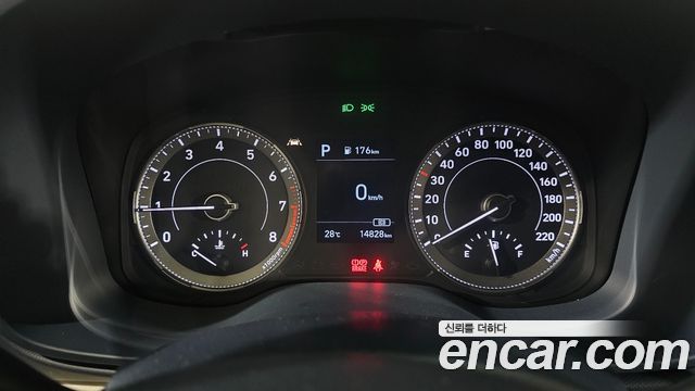 Hyundai Venue 2021 — photo 8