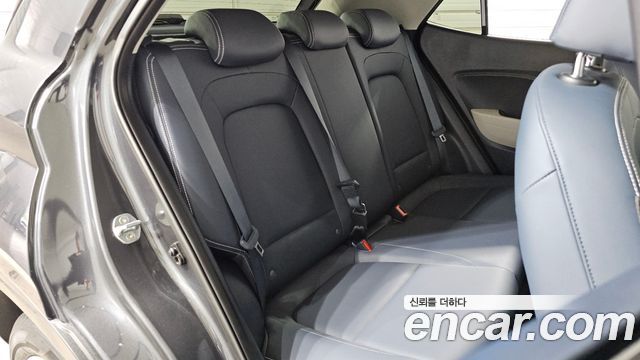 Hyundai Venue 2021 — photo 12