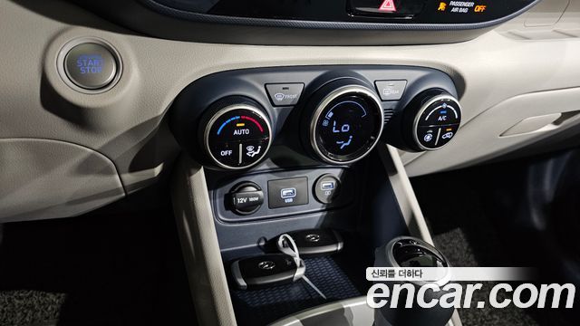 Hyundai Venue 2021 — photo 19