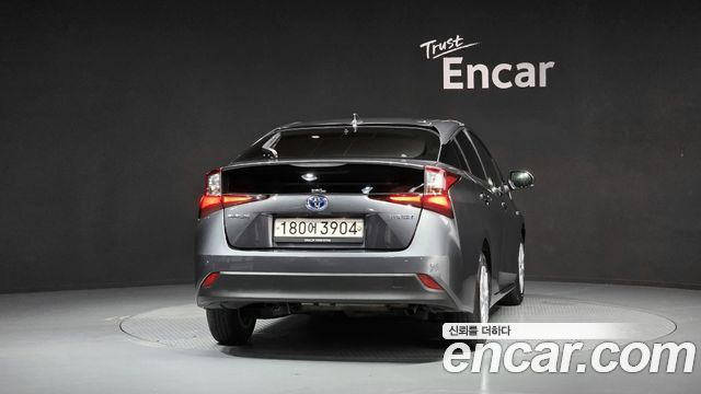 Toyota Prius 2022 — photo 4