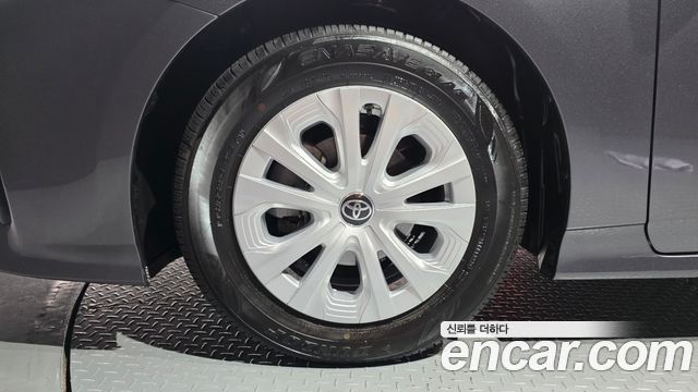 Toyota Prius 2022 — photo 5