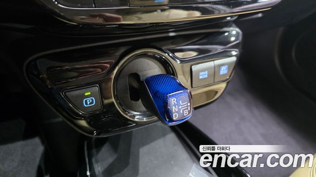 Toyota Prius 2022 — photo 12