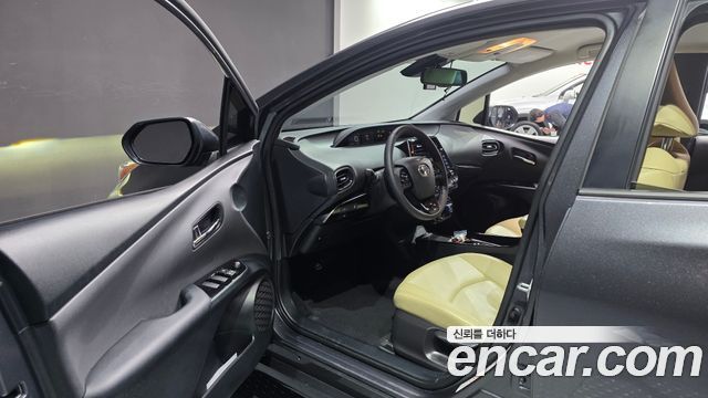 Toyota Prius 2022 — photo 13