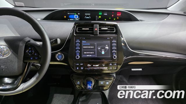 Toyota Prius 2022 — photo 24