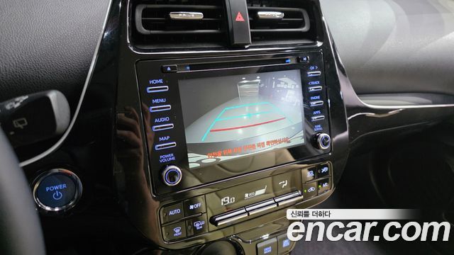 Toyota Prius 2022 — photo 25