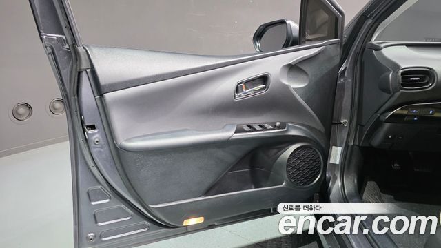 Toyota Prius 2022 — photo 14