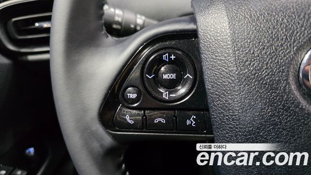 Toyota Prius 2022 — photo 28