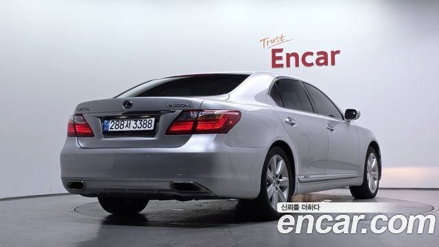 Lexus LS 2012 — photo 2