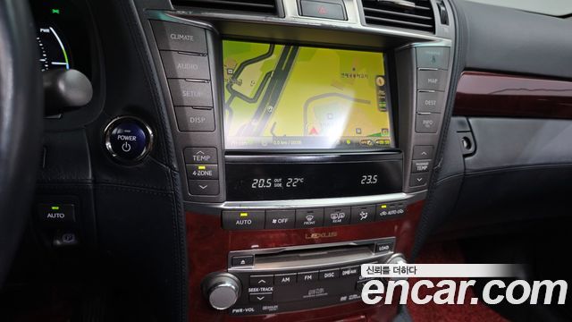 Lexus LS 2012 — photo 15