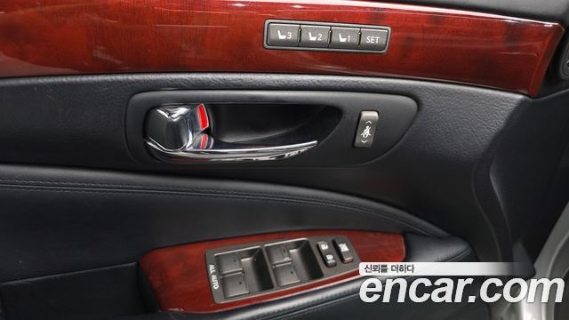 Lexus LS 2012 — photo 20