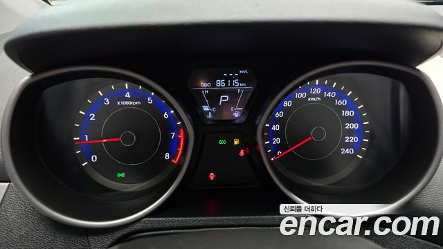 Hyundai AVANTE 2012 — photo 11