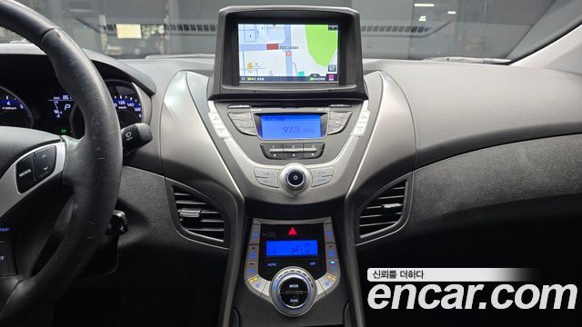 Hyundai AVANTE 2012 — photo 19