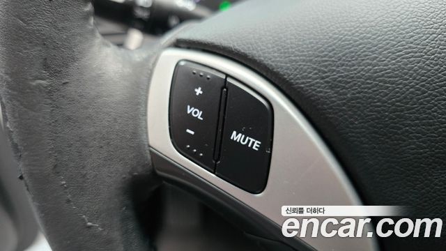 Hyundai AVANTE 2012 — photo 22