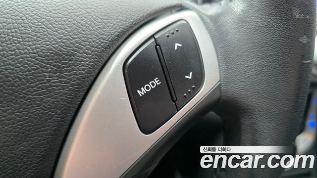 Hyundai AVANTE 2012 — photo 23
