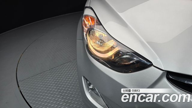 Hyundai AVANTE 2012 — photo 8