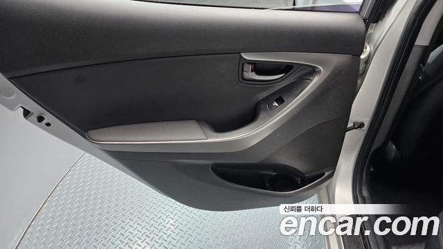 Hyundai AVANTE 2012 — photo 15