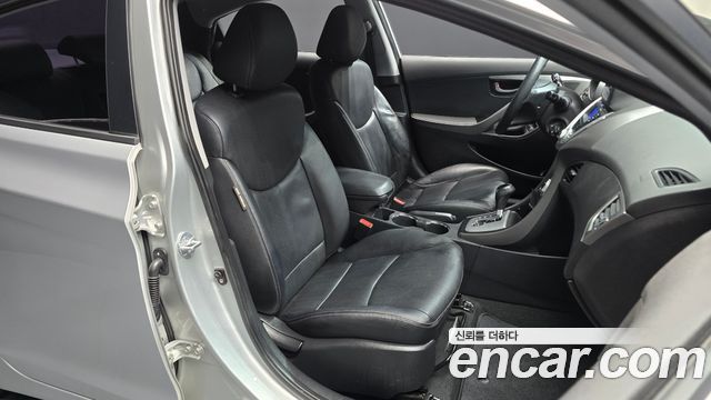 Hyundai AVANTE 2012 — photo 16
