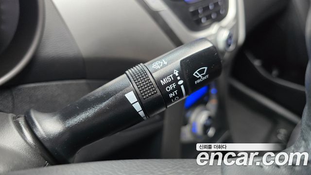 Hyundai AVANTE 2012 — photo 27