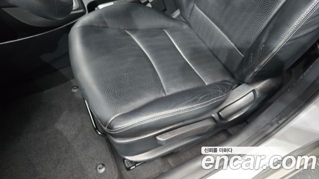 Hyundai AVANTE 2012 — photo 31