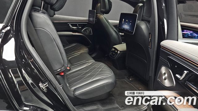 Mercedes-Benz EQS 2023 — photo 17
