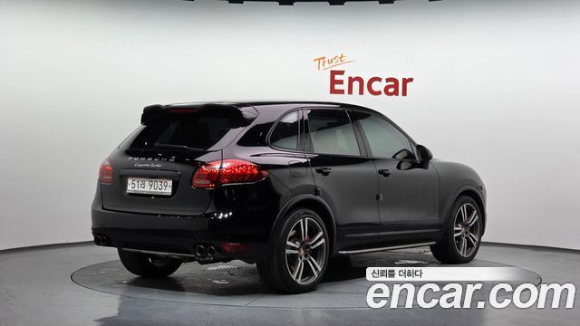 Porsche Cayenne 2012 — photo 2