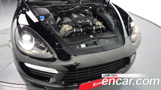 Porsche Cayenne 2012 — photo 6