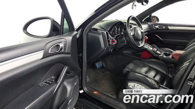 Porsche Cayenne 2012 — photo 10