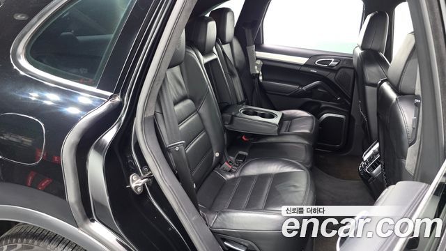 Porsche Cayenne 2012 — photo 11