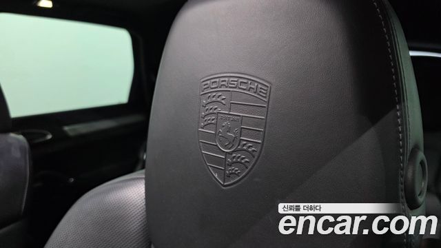 Porsche Cayenne 2012 — photo 12