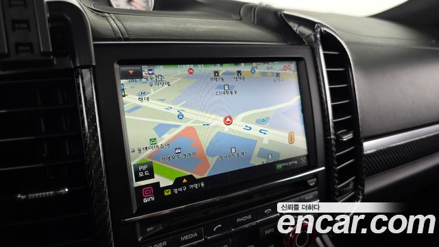 Porsche Cayenne 2012 — photo 14