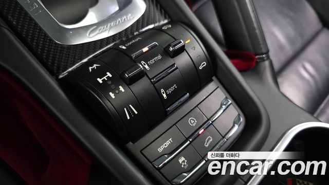 Porsche Cayenne 2012 — photo 17