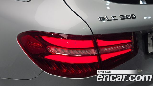 Mercedes-Benz GLC-Class 2019 — photo 9