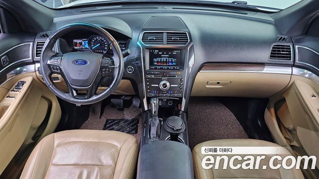 Ford Explorer 2017 — photo 10
