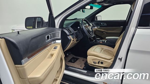 Ford Explorer 2017 — photo 13