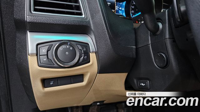 Ford Explorer 2017 — photo 23
