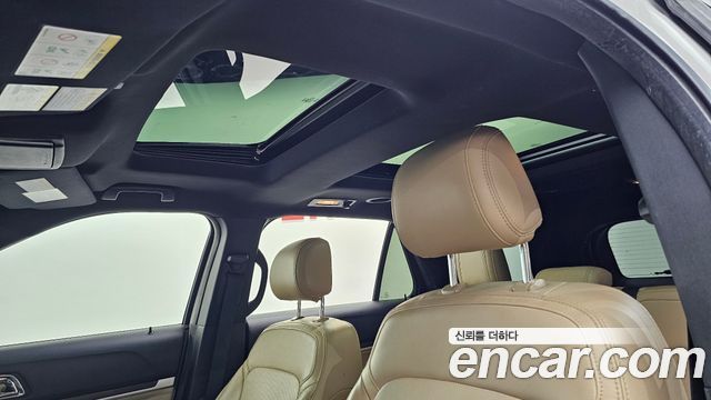 Ford Explorer 2017 — photo 25