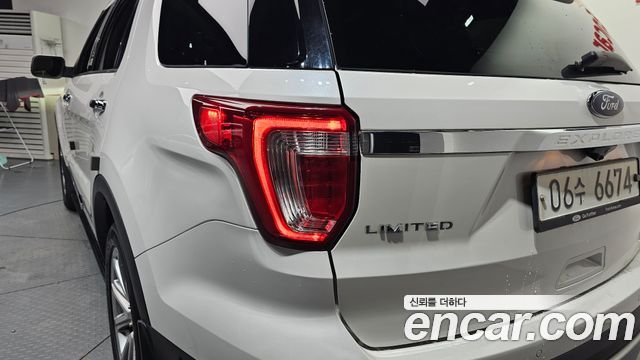 Ford Explorer 2017 — photo 9